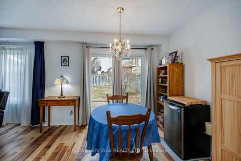 Photo 6 at 830 Castlegrove Avenue, McLaughlin, Oshawa