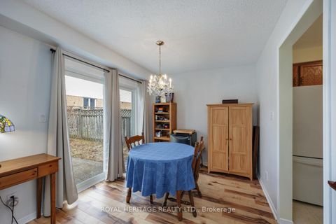 Photo 7 at 830 Castlegrove Avenue, McLaughlin, Oshawa