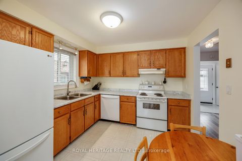 Photo 11 at 830 Castlegrove Avenue, McLaughlin, Oshawa