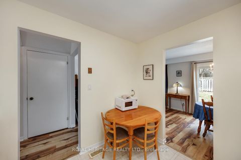 Photo 12 at 830 Castlegrove Avenue, McLaughlin, Oshawa