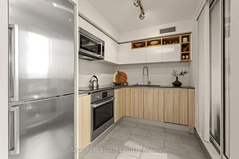 Photo 16 at 506 - 18 Merton Street, Mount Pleasant West, Toronto