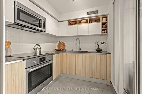 Photo 17 at 506 - 18 Merton Street, Mount Pleasant West, Toronto