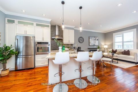 Photo 11 at 226 Ritson Road S, Central, Oshawa