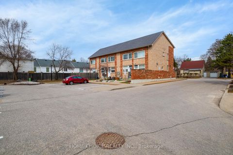 Photo 22 at 121 - 10 Fairwood Crescent, West Hill, Toronto