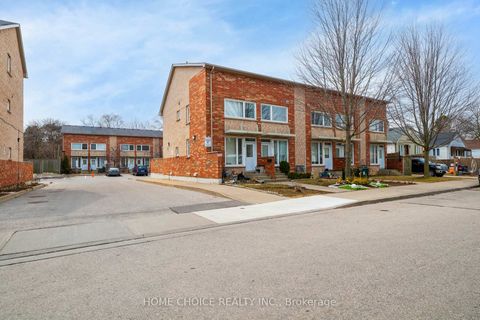 Photo 23 at 121 - 10 Fairwood Crescent, West Hill, Toronto