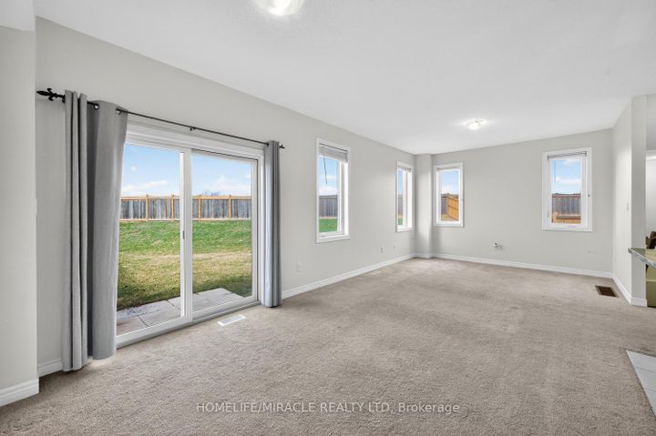 Photo 9 at 23 Pinot Crescent, Stoney Creek, Hamilton