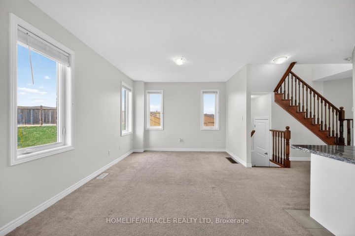 Photo 15 at 23 Pinot Crescent, Stoney Creek, Hamilton