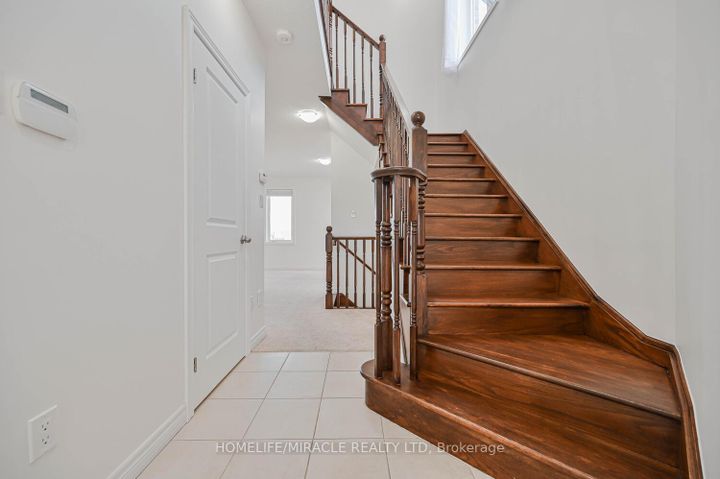 Photo 22 at 23 Pinot Crescent, Stoney Creek, Hamilton