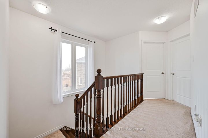 Photo 24 at 23 Pinot Crescent, Stoney Creek, Hamilton