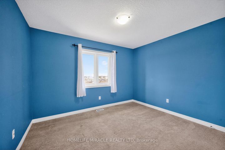 Photo 37 at 23 Pinot Crescent, Stoney Creek, Hamilton
