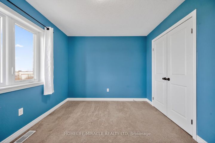 Photo 38 at 23 Pinot Crescent, Stoney Creek, Hamilton