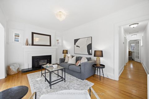 Photo 4 at 22 Medford Avenue, Oakridge, Toronto