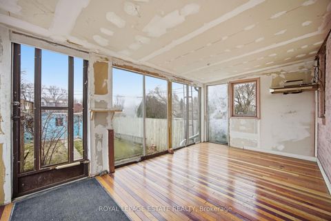 Photo 11 at 22 Medford Avenue, Oakridge, Toronto