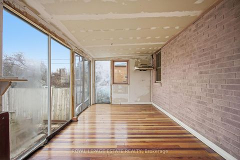 Photo 12 at 22 Medford Avenue, Oakridge, Toronto