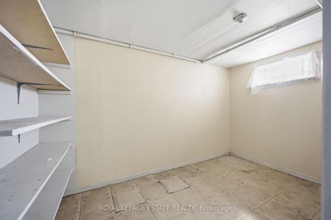 Photo 16 at 22 Medford Avenue, Oakridge, Toronto