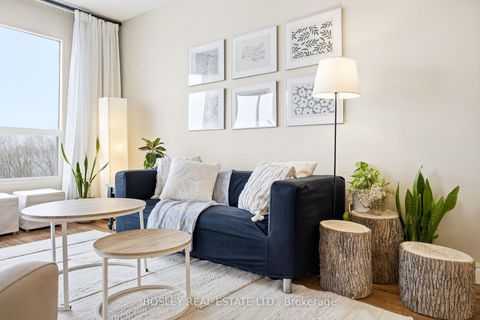 Photo 2 at 611 - 5 Concorde Place, Don Mills, Toronto