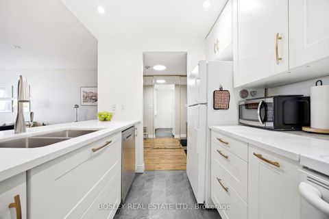 Photo 13 at 611 - 5 Concorde Place, Don Mills, Toronto