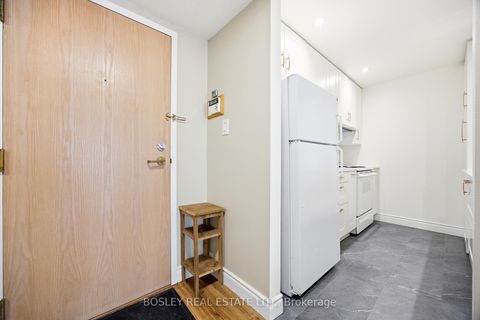 Photo 17 at 611 - 5 Concorde Place, Don Mills, Toronto