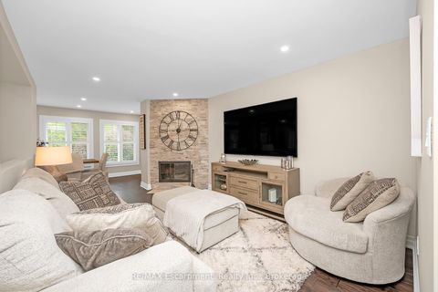 Photo 10 at 357 Nahani Way, Hurontario, Mississauga