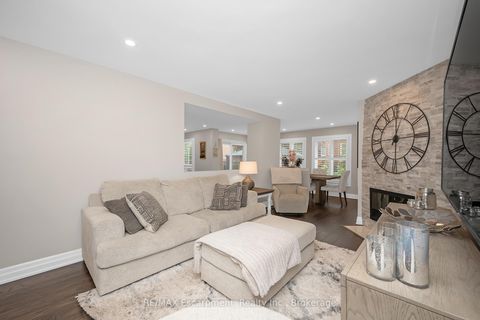 Photo 11 at 357 Nahani Way, Hurontario, Mississauga