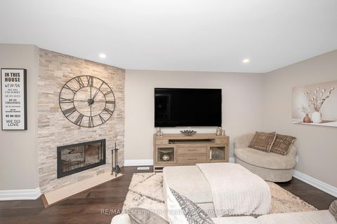 Photo 14 at 357 Nahani Way, Hurontario, Mississauga