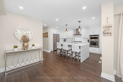 Photo 17 at 357 Nahani Way, Hurontario, Mississauga