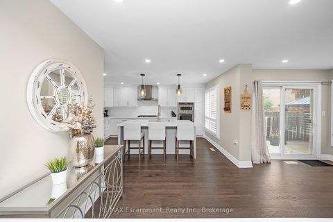 Photo 18 at 357 Nahani Way, Hurontario, Mississauga