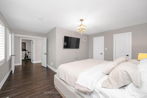 Photo 32 at 357 Nahani Way, Hurontario, Mississauga