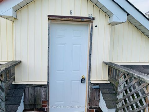 Photo 9 at 156 Dunlop Street W, City Centre, Barrie