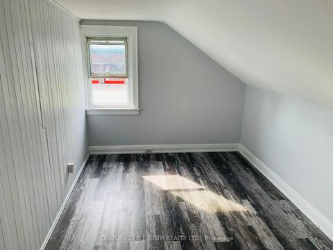 Photo 11 at 156 Dunlop Street W, City Centre, Barrie