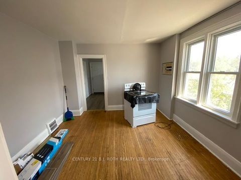 Photo 29 at 156 Dunlop Street W, City Centre, Barrie