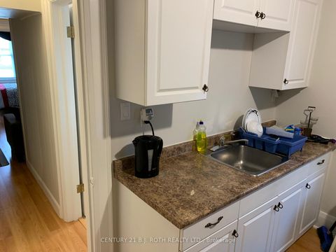 Photo 36 at 156 Dunlop Street W, City Centre, Barrie