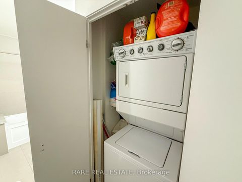 Photo 12 at 1009 - 5101 Dundas Street W, City Centre West, Toronto