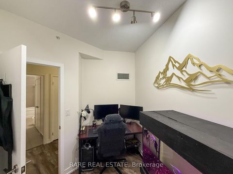 Photo 14 at 1009 - 5101 Dundas Street W, City Centre West, Toronto