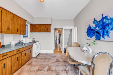 Photo 12 at 667 Ossington Avenue, Little Italy, Toronto