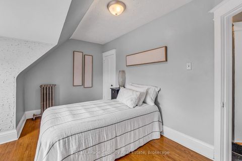 Photo 23 at 667 Ossington Avenue, Little Italy, Toronto