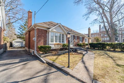 Photo 2 at 1 Loyalist Road, Kingsway South, Toronto