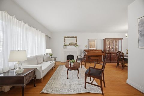 Photo 5 at 1 Loyalist Road, Kingsway South, Toronto