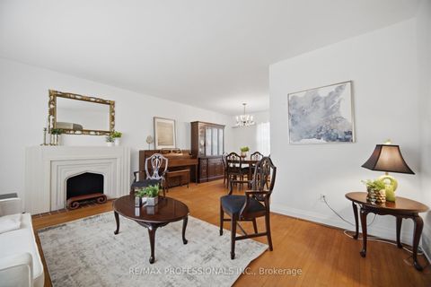 Photo 7 at 1 Loyalist Road, Kingsway South, Toronto