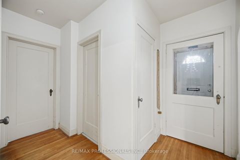 Photo 15 at 1 Loyalist Road, Kingsway South, Toronto