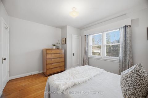 Photo 18 at 1 Loyalist Road, Kingsway South, Toronto