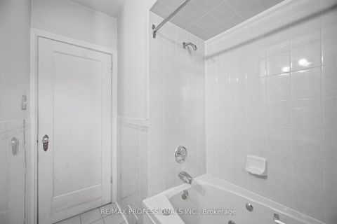 Photo 23 at 1 Loyalist Road, Kingsway South, Toronto