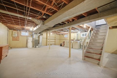 Photo 24 at 1 Loyalist Road, Kingsway South, Toronto