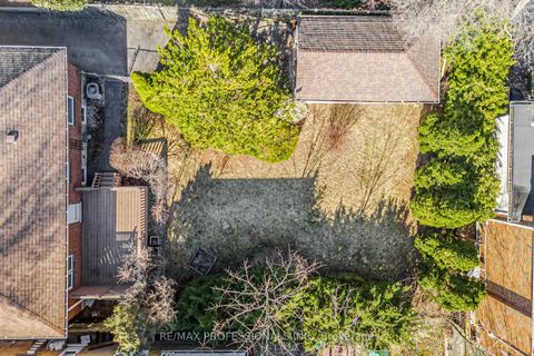 Photo 39 at 1 Loyalist Road, Kingsway South, Toronto