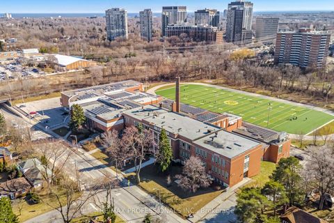 Photo 43 at 1 Loyalist Road, Kingsway South, Toronto