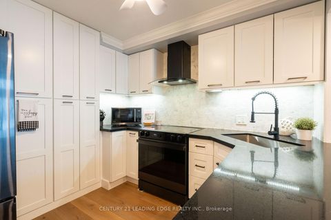 Photo 11 at 9 - 9 Davy Point Circle, Historic Lakeshore Communities, Georgina