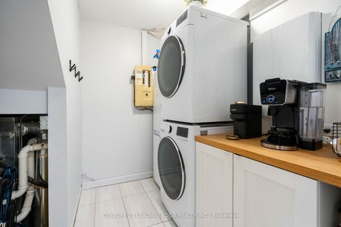 Photo 13 at 9 - 9 Davy Point Circle, Historic Lakeshore Communities, Georgina