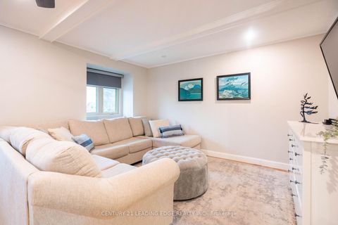 Photo 14 at 9 - 9 Davy Point Circle, Historic Lakeshore Communities, Georgina