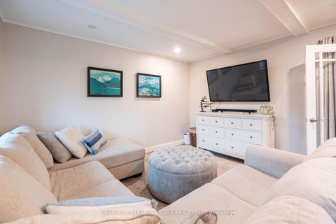 Photo 15 at 9 - 9 Davy Point Circle, Historic Lakeshore Communities, Georgina