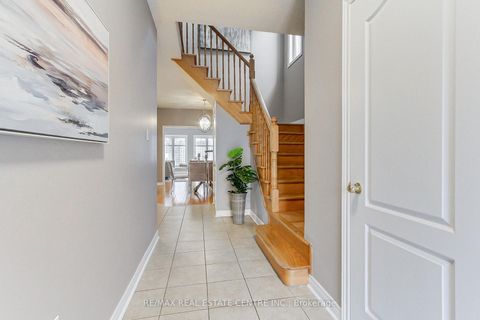 Photo 5 at 54 Woodbury Crescent, Summerhill Estates, Newmarket